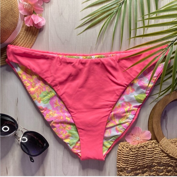 Maaji Pink Sublimity Reversible Bikini Bottom - Picture 3 of 12